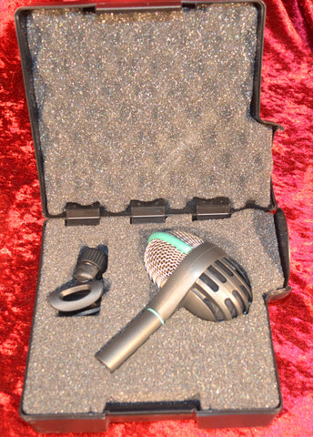 Akg D112 Dynamic Microphone Studio Standard Excellent Condition!